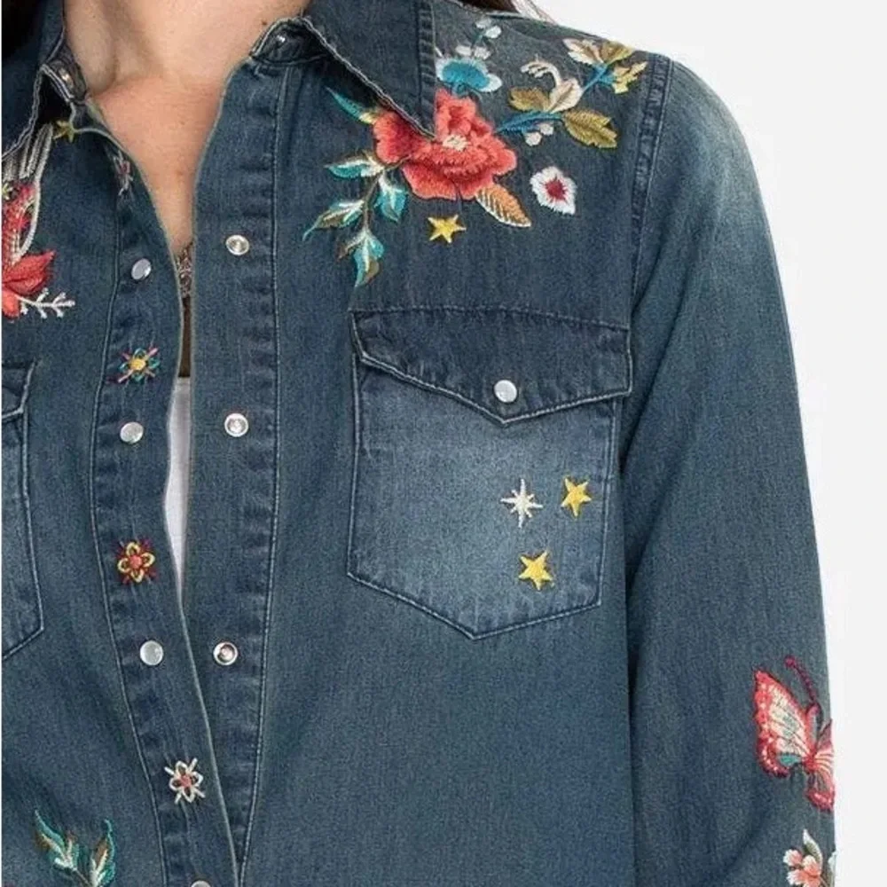 Johnny Was Cara Frayed Westward Denim Shirt NWT RARE - Picture 9 of 15